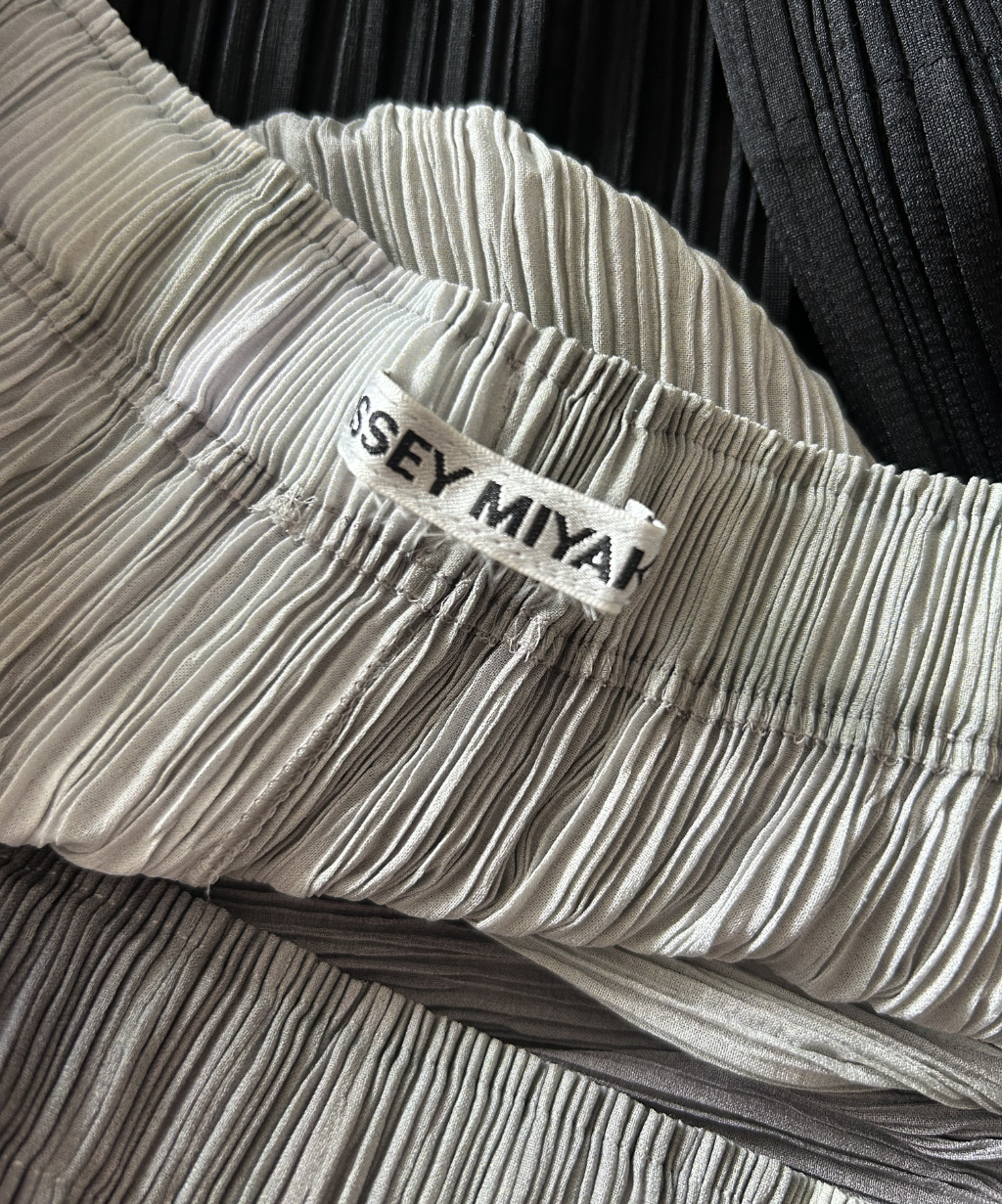 Issey Miyake Gradient Print Pleated Skirt
