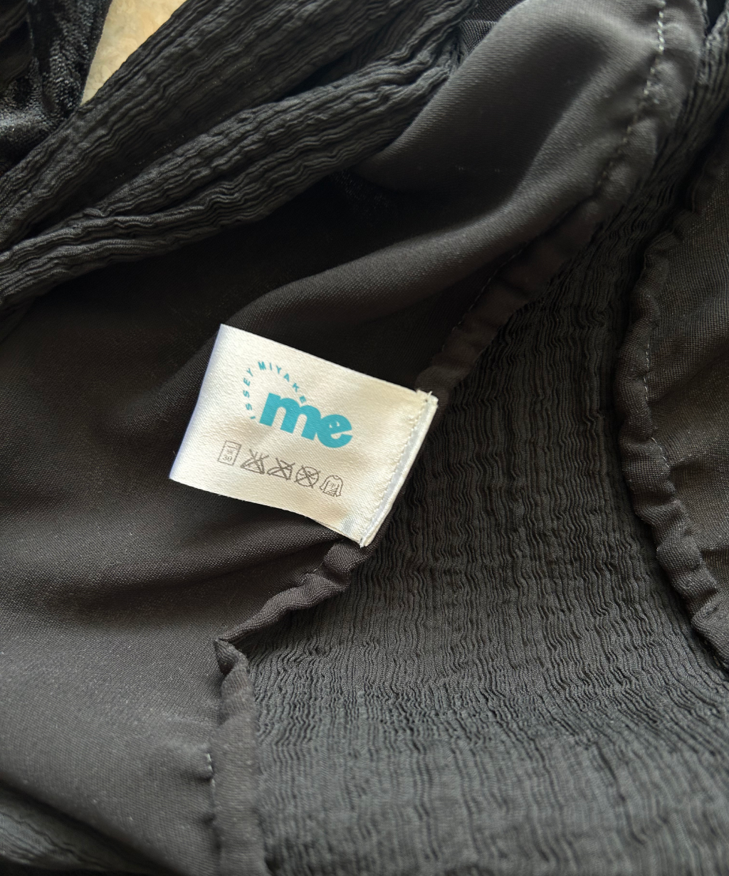 Me Issey Miyake 2-way Velvet Pleats Sheer Cardigan