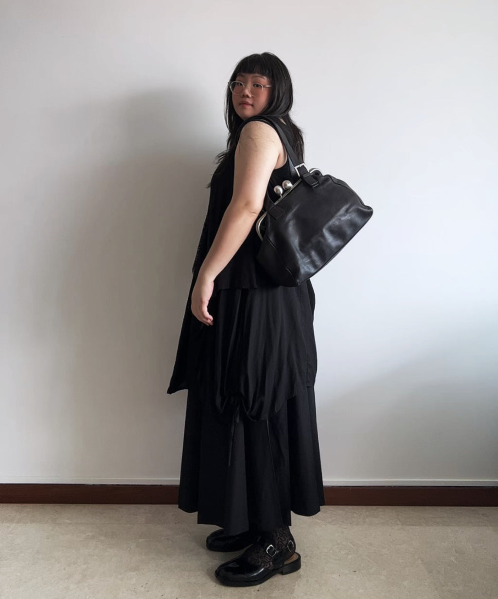 Kawa-kawa kisslock adjustable strap leather shoulder bag