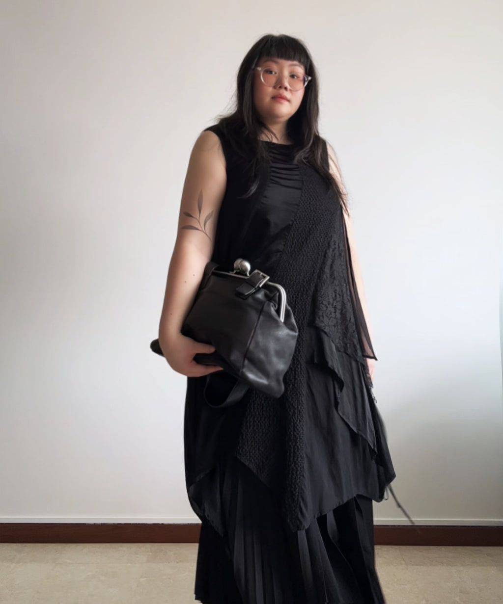 Kawa-kawa kisslock adjustable strap leather shoulder bag