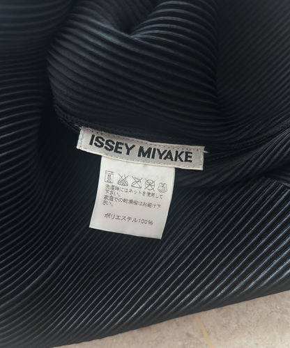 Issey Miyake Twirly Collar Pleated Blouse