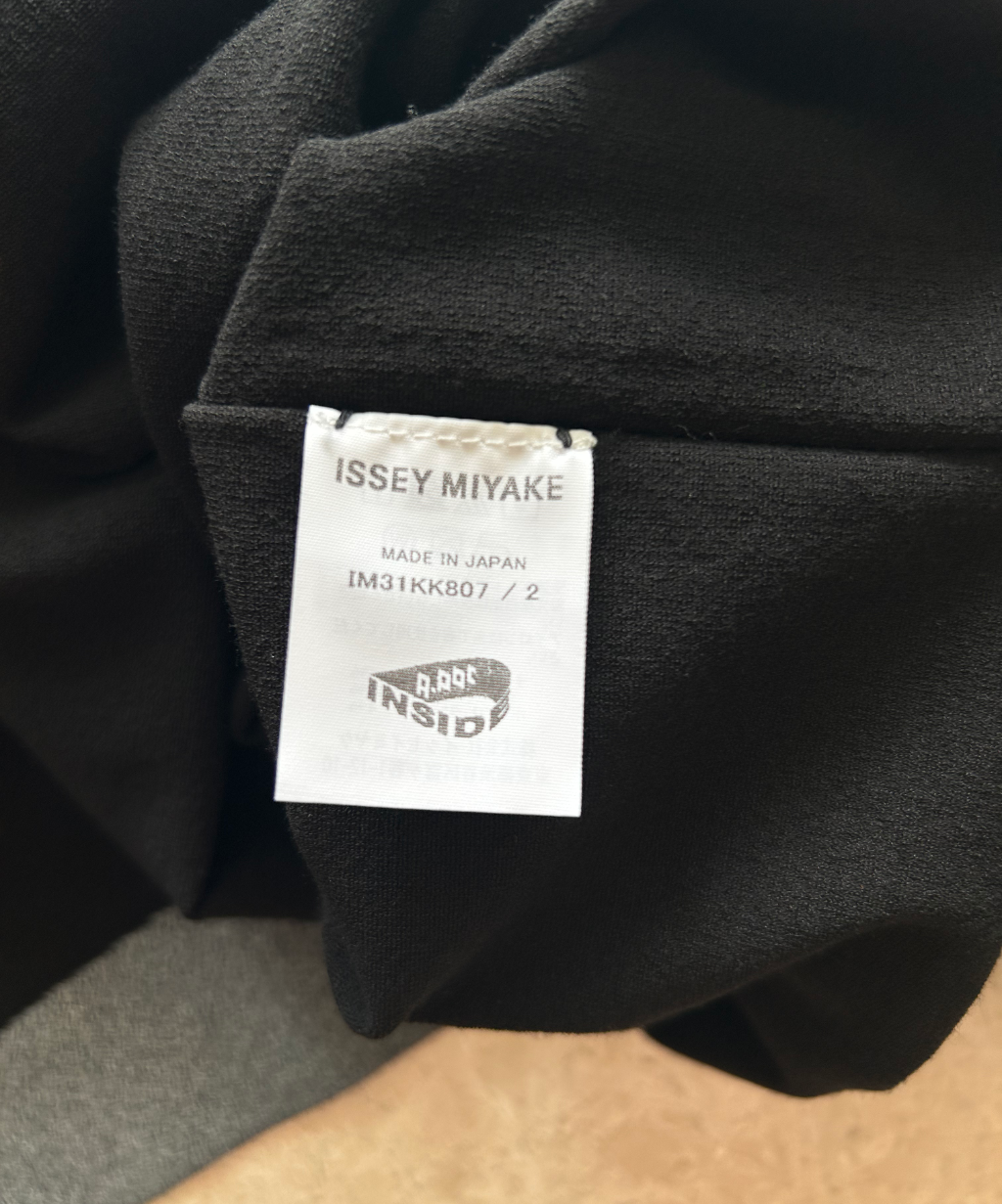 Issey Miyake APOC INSIDE 2-way Reversible Gradient Cropped Pullover