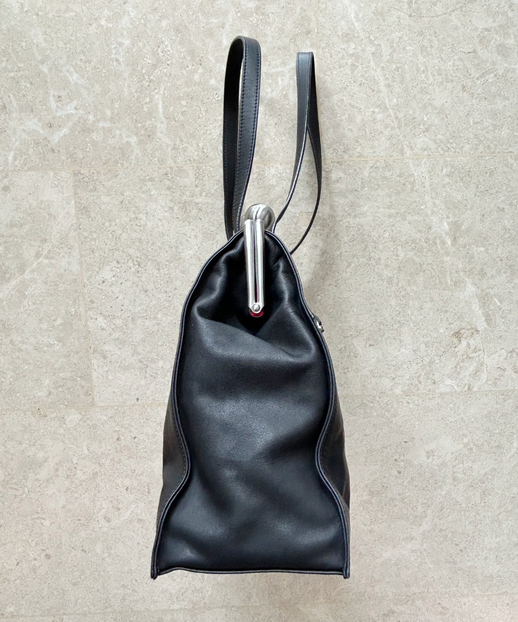 Kawa-Kawa Kiss Lock Clasp Shoulder Bag