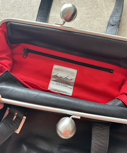 Kawa-kawa kisslock adjustable strap leather shoulder bag