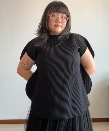 Me Issey Miyake Dogu Sleeve Pleated Top