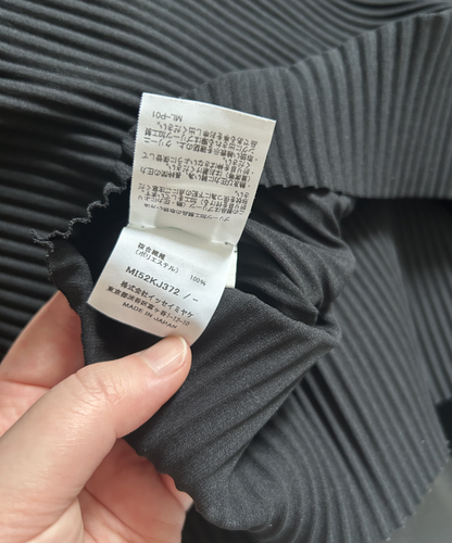 Me Issey Miyake Puzzle Crop Pleated Top (Condition 10/10)