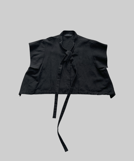 Moyuru Cropped Vest with Tie Details