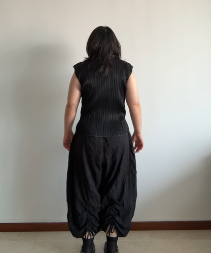 Moyuru Crinkled Texture Shirred Balloon Pants