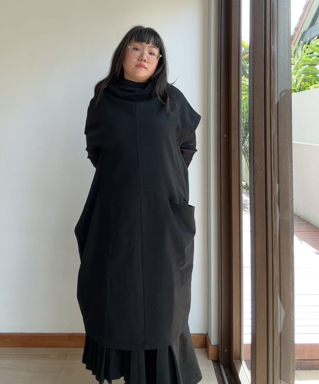 Moyuru Cutout Sleeve Balloon Dress