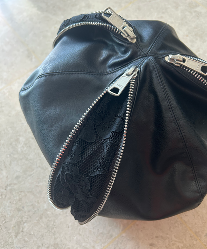 Not Conventional Beret with Zip and Lace Details