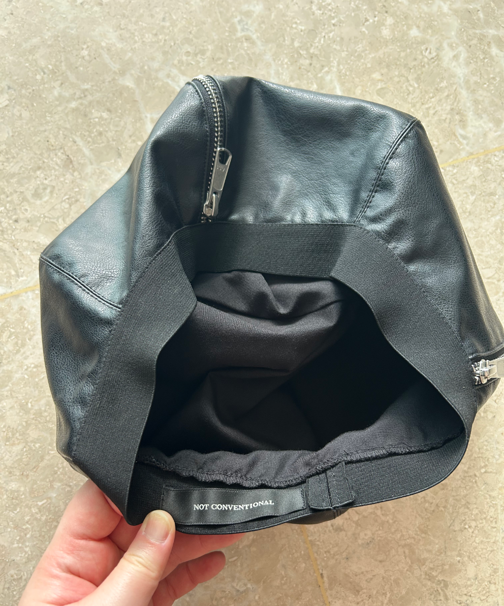 Not Conventional Beret with Zip and Lace Details