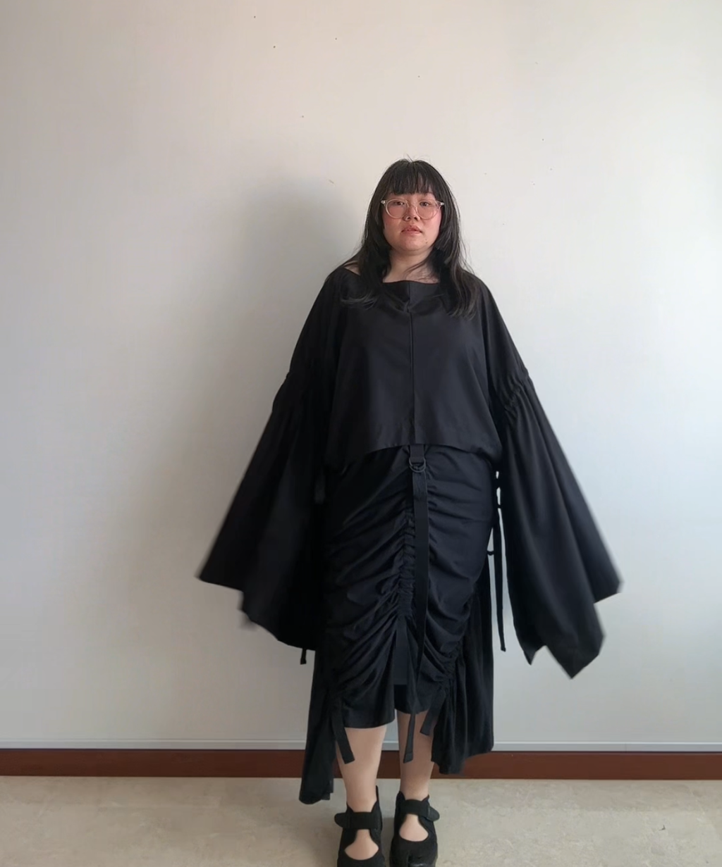 Not Conventional 2-way Shirring Poncho