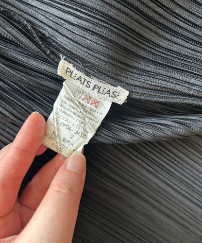 Pleats Please pleated sleeveless collar zip mini dress