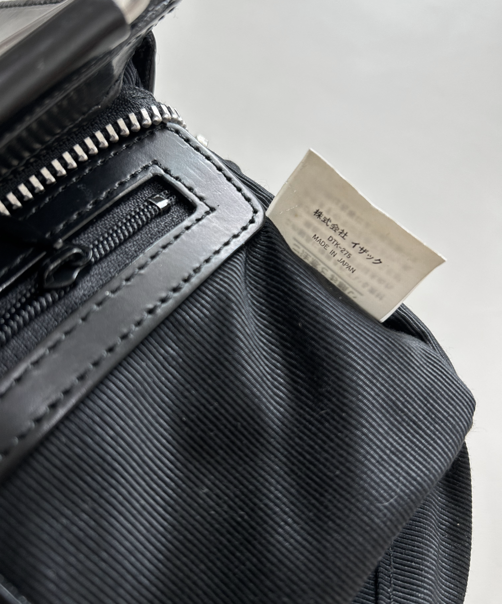 Y`saccs Yohji Yamamoto 2-way Metal Handle Leather Bag