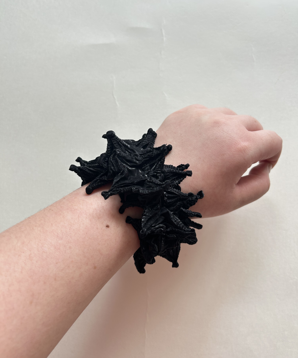 Bunzaburo Kyoto spiky shibori bracelet/scrunchie
