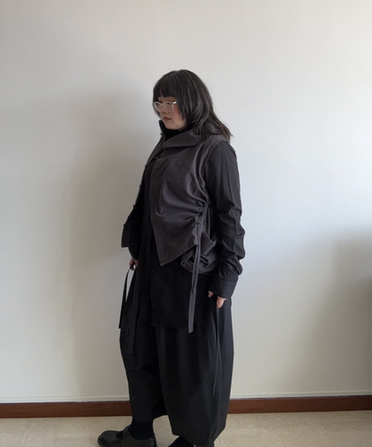 Jiu Sensounico 2-way Asymmetrical High Neck Vest