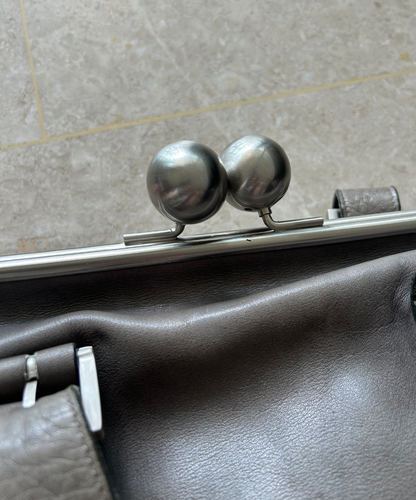 Kawa-Kawa Kiss Lock Clasp Grey Shoulder Bag