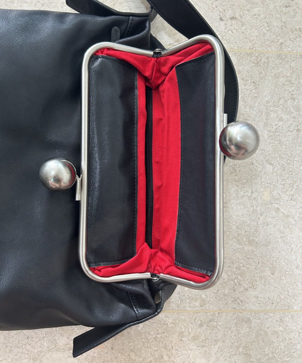 Kawa-Kawa kiss lock crossbody leather bag