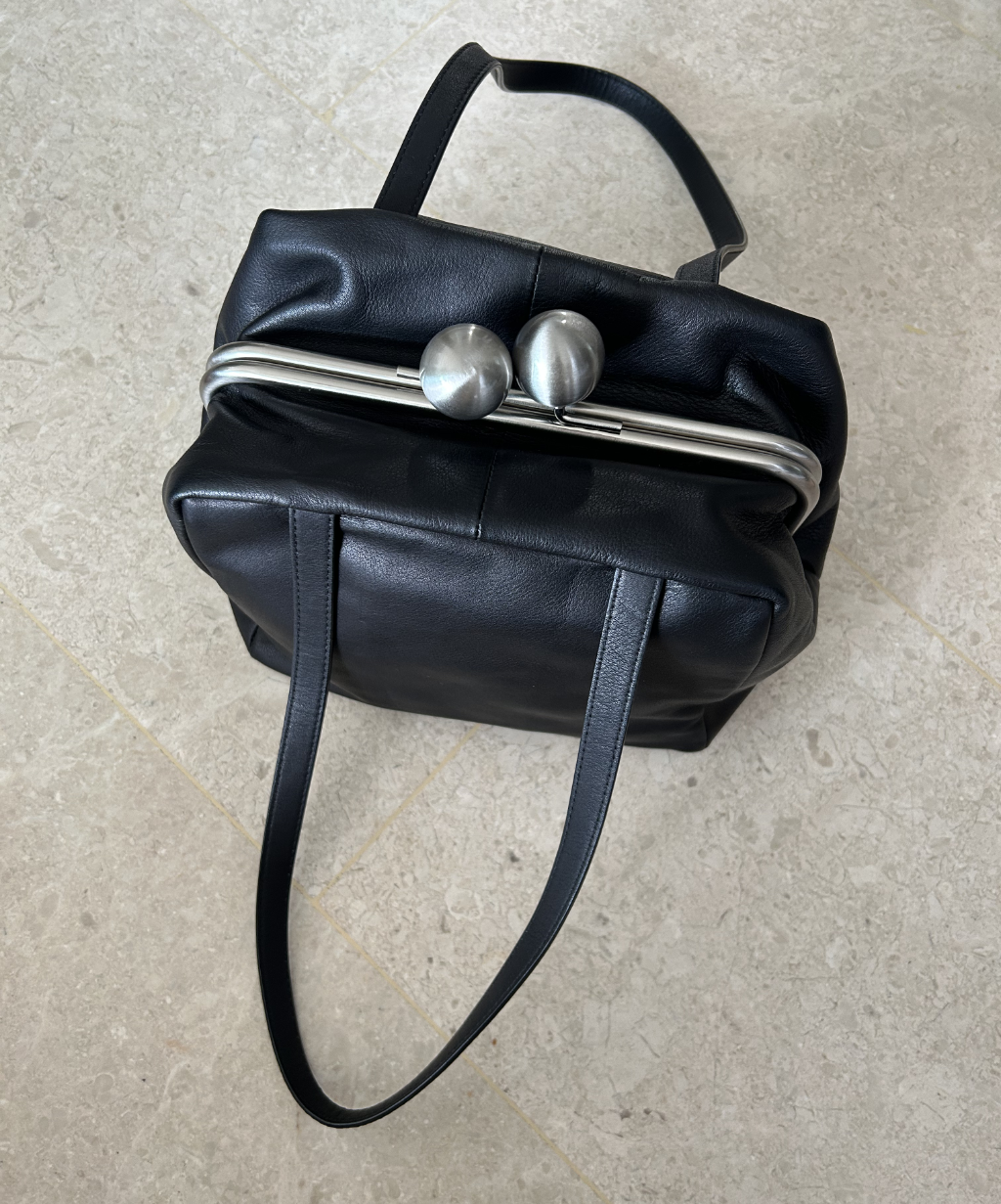 Kawa Kawa Kisslock Leather Cube Shoulder Bag