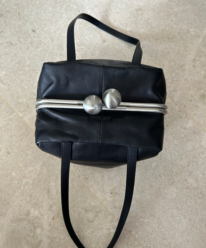 Kawa Kawa Kisslock Leather Cube Shoulder Bag
