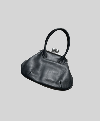 Michiamo Kiss Lock Leather Purse