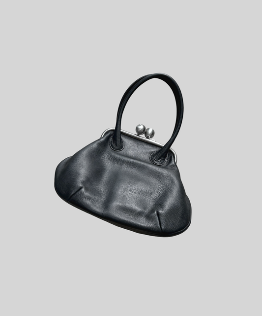 Michiamo Kiss Lock Leather Purse