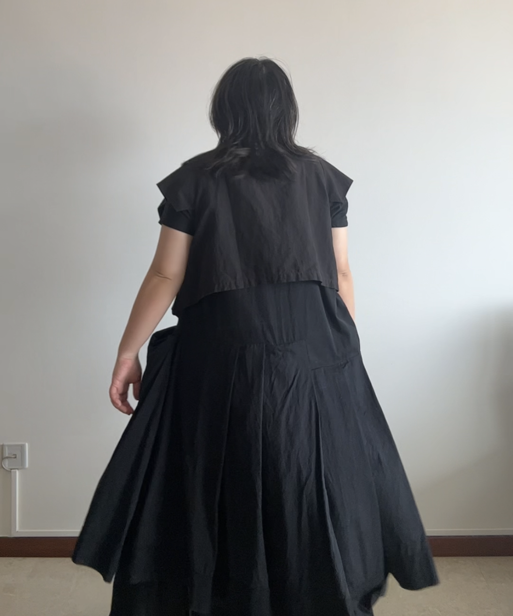 Moyuru Pleated Midi Dress